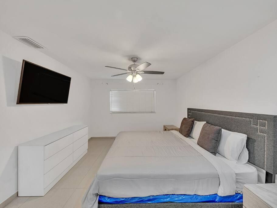 Сasa de vacaciones Supervilla - Lakefront - Sunsets, Kayaks, Grill *