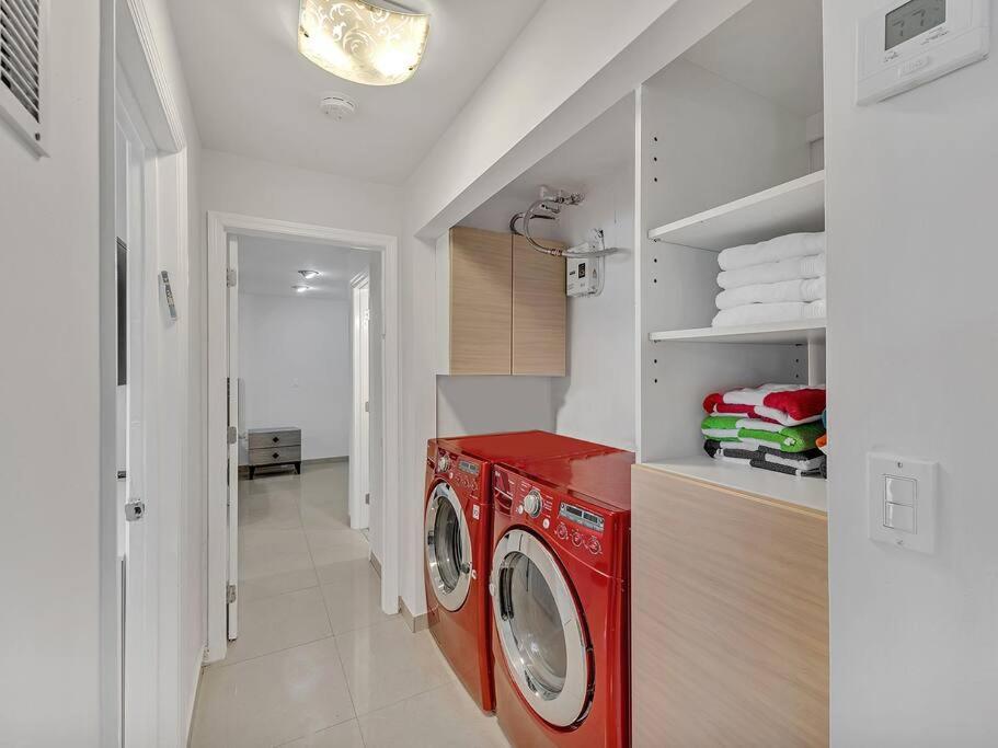 Сasa de vacaciones Supervilla - Lakefront - Sunsets, Kayaks, Grill *