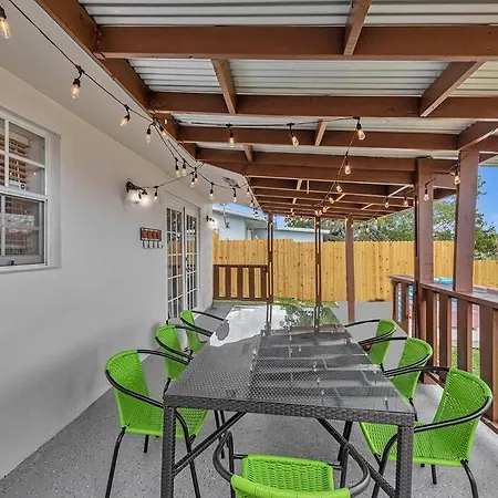Supervilla - Lakefront - Sunsets, Kayaks, Grill Fort Lauderdale Exterior photo